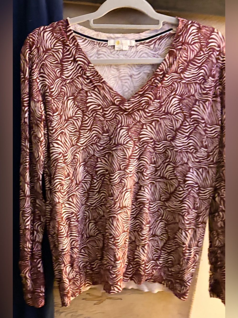 * Boden V-Neck Sweater in Maroon and White Abstract Zebra Print SZ Medium *
